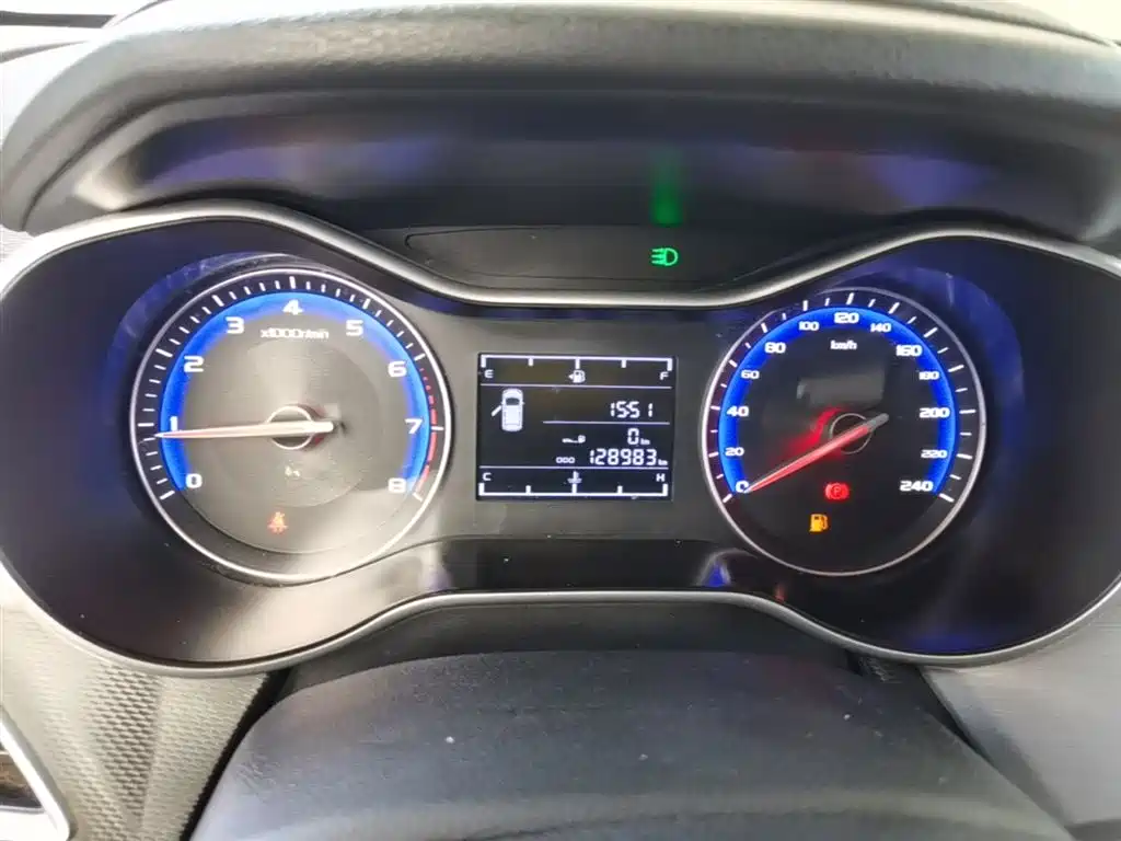Фото 12 - Geely Vision