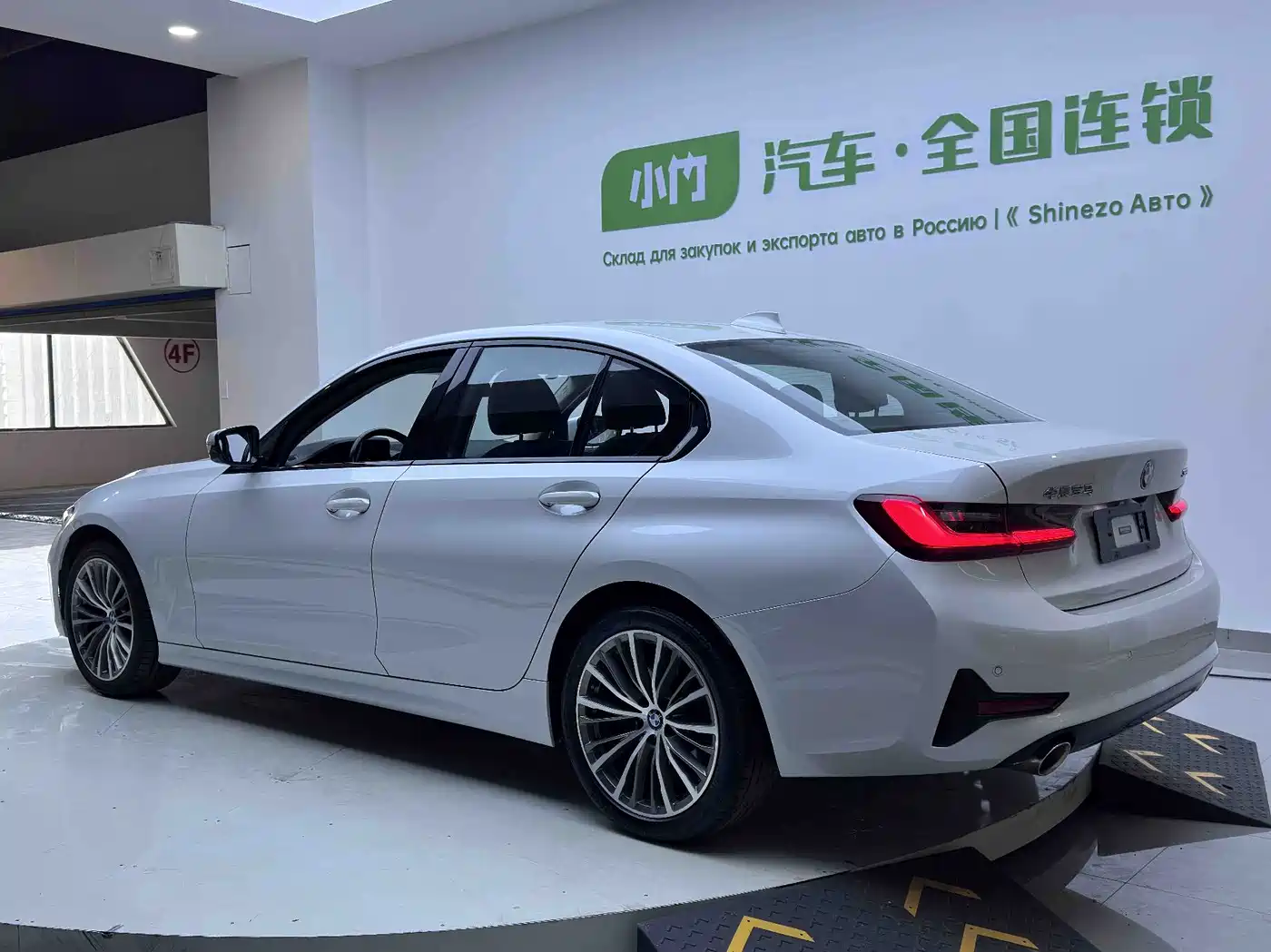 BMW 3 Series 2022 320i Sport Package фото 3