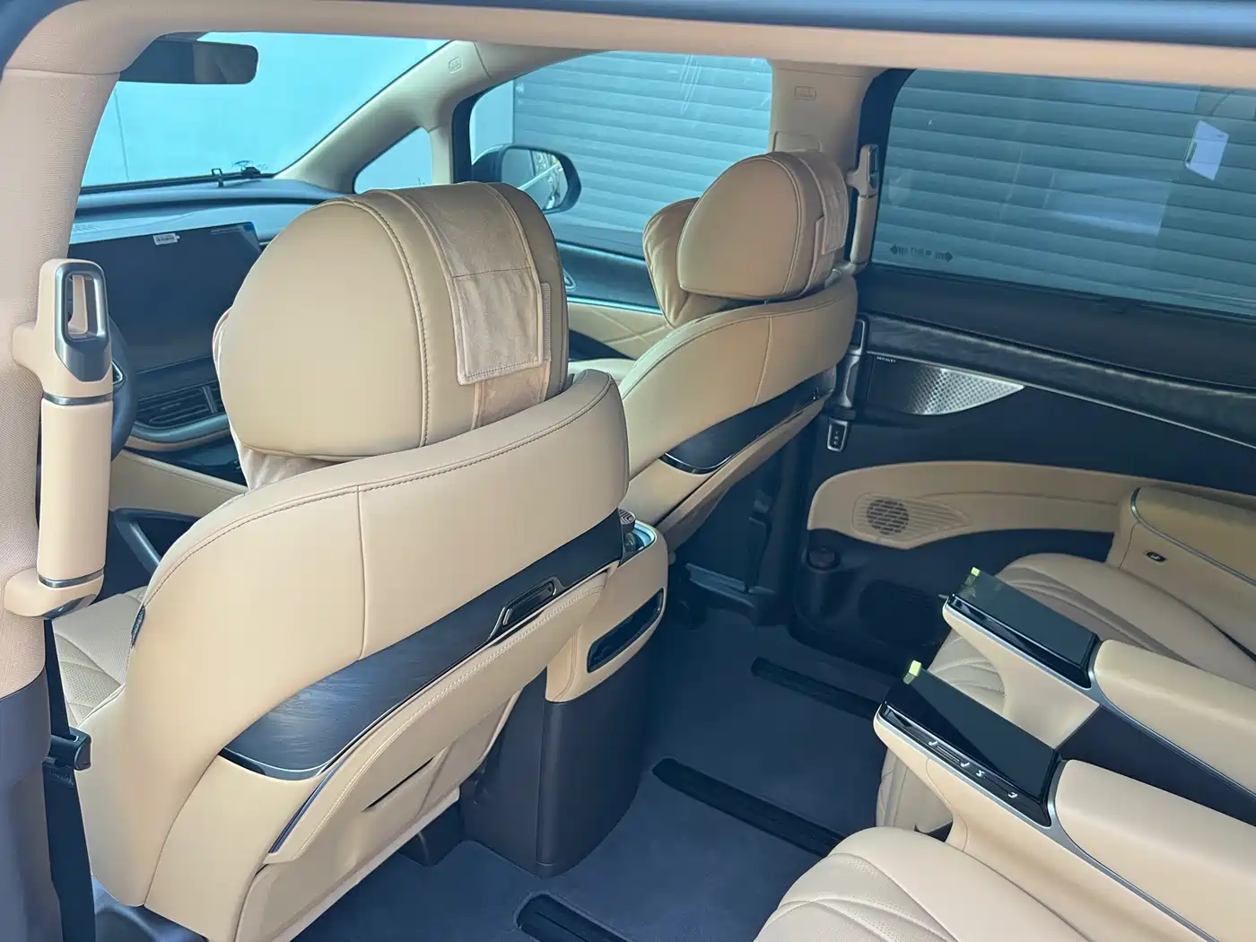 Denza D9 2025 DM-i Smart Driving Edition 1020 AWD Flagship фото 18