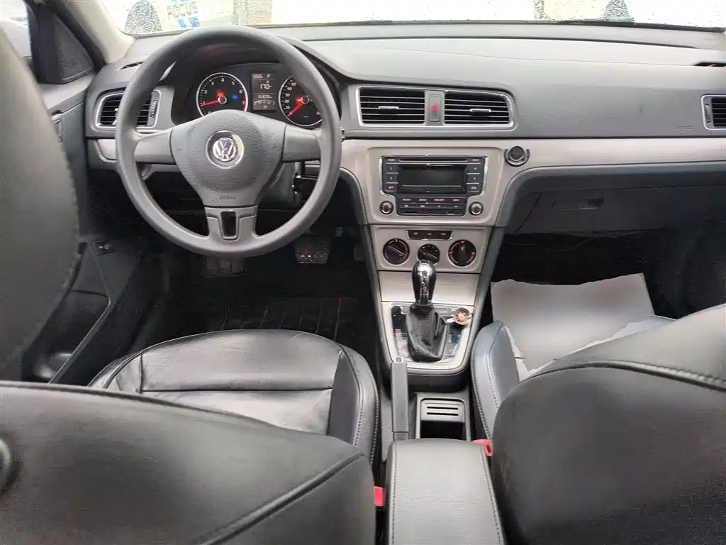 Volkswagen Lavida 2013 Facelift Classic 1.6L Automatic Comfort фото 10