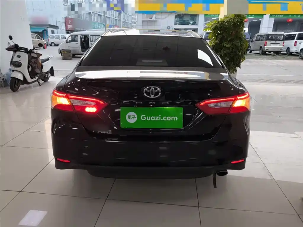 Toyota Camry 2018 2.0E Elite Edition фото 4
