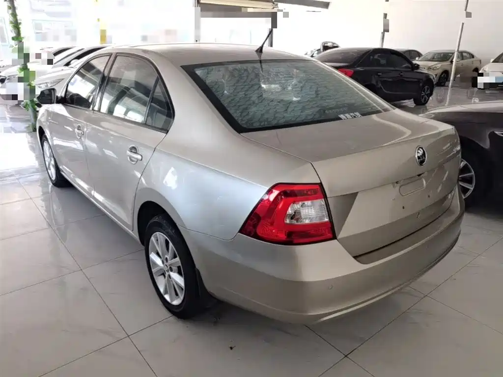 Škoda Rapid 2015 1.6L Automatic Smart Selection фото 5