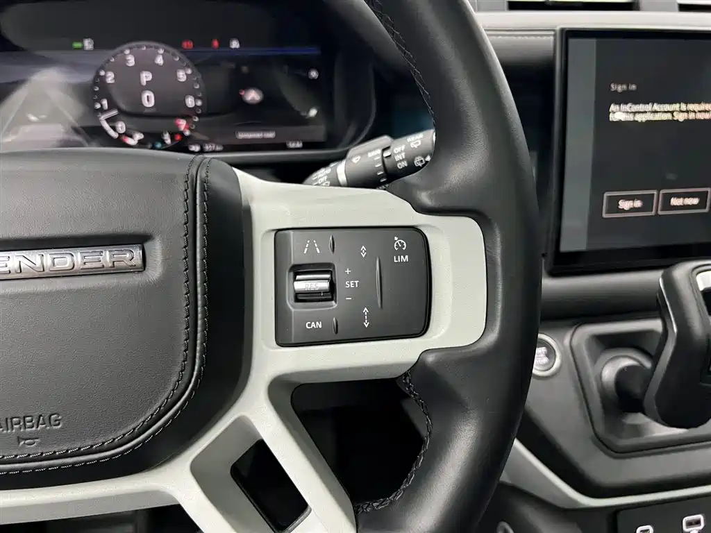 Land Rover Defender 2025 110 3.0T P400 X фото 23