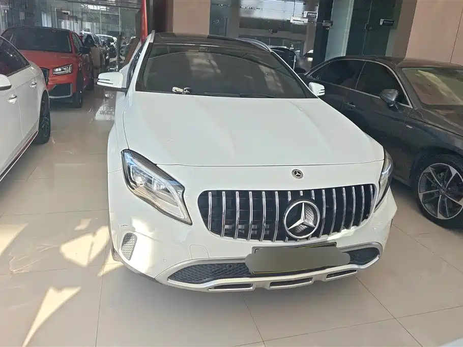 Mercedes-Benz GLA 2017 GLA 200 Fashion фото 2