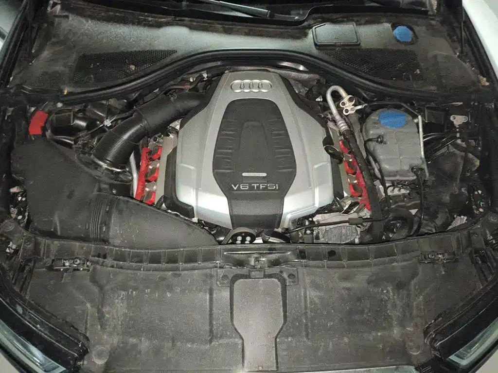 Фото 21 - Audi A6L