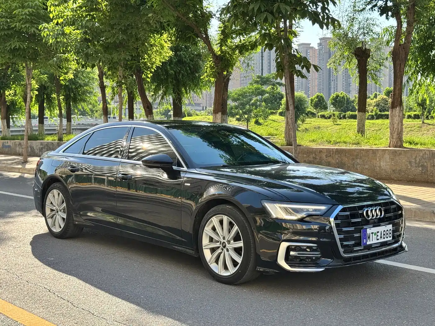 Audi A6L 2023 45 TFSI Premium Selection Elegance фото 3