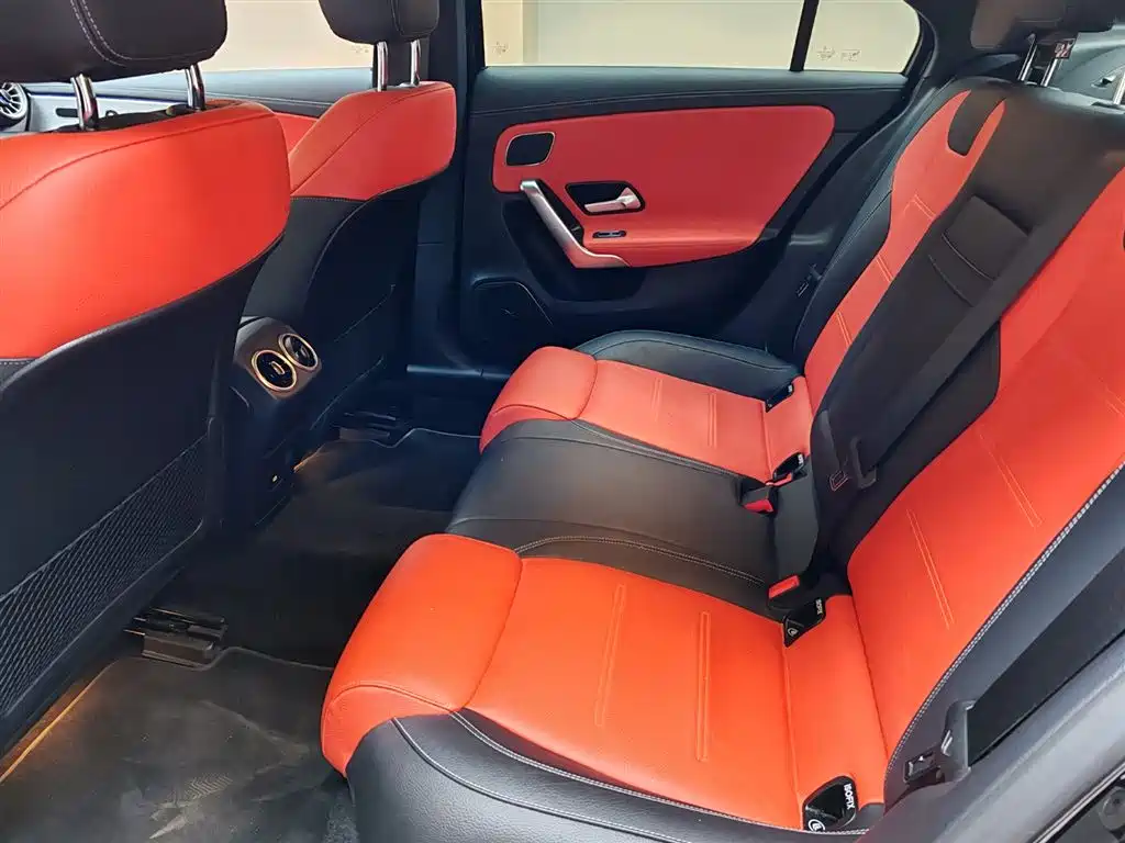 Mercedes-Benz A-Class AMG 2025 AMG A 35 L 4MATIC фото 16