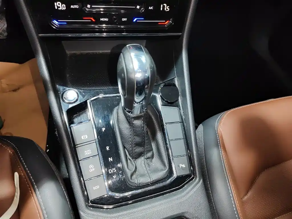 Volkswagen Lavida 2022 280TSI DSG Luxury Edition фото 10