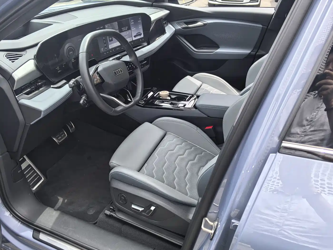 Audi Q6L e-tron 2025 Model Pioneer Edition фото 6