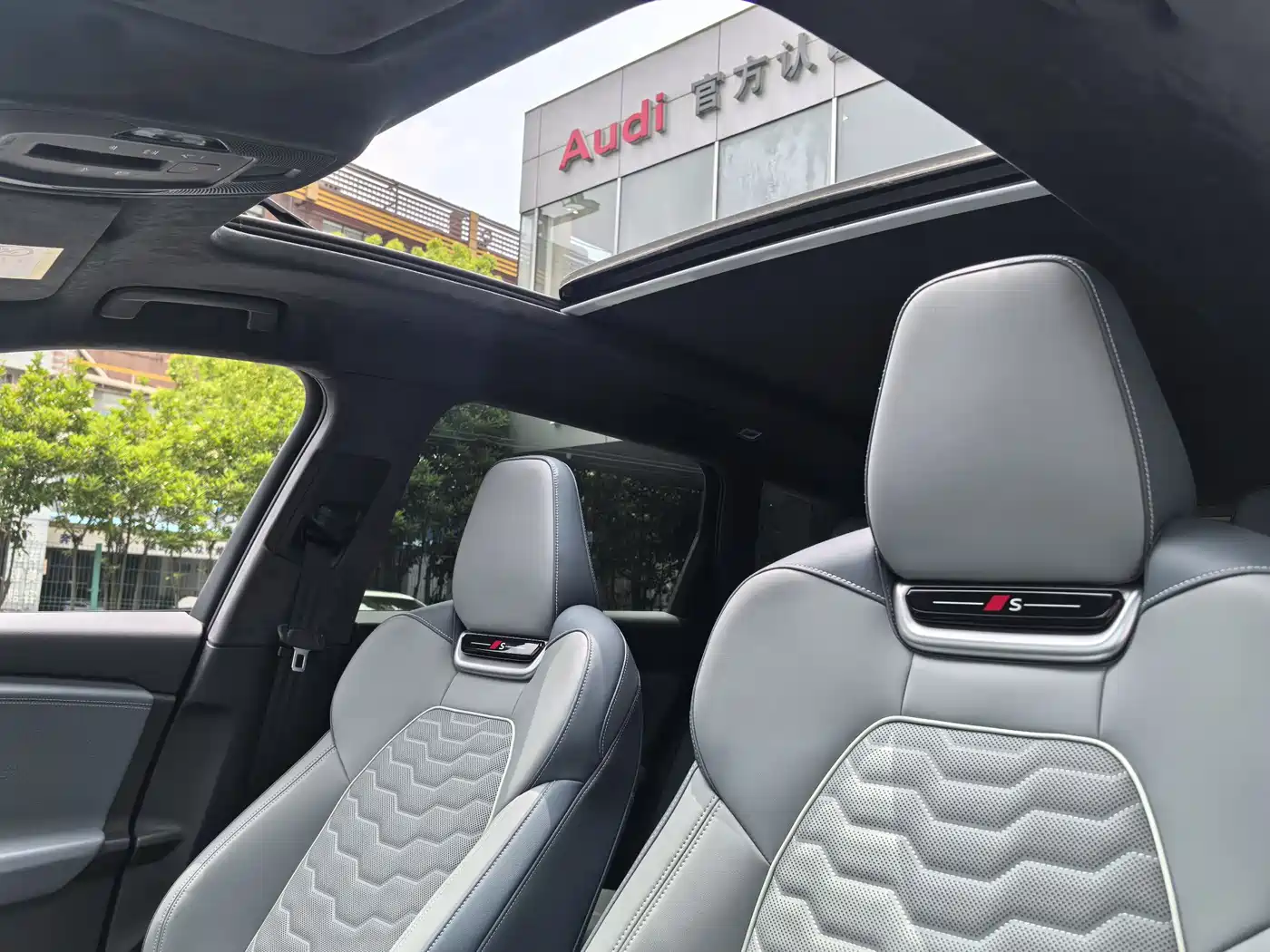 Audi Q6L e-tron 2025 Model Pioneer Edition фото 17