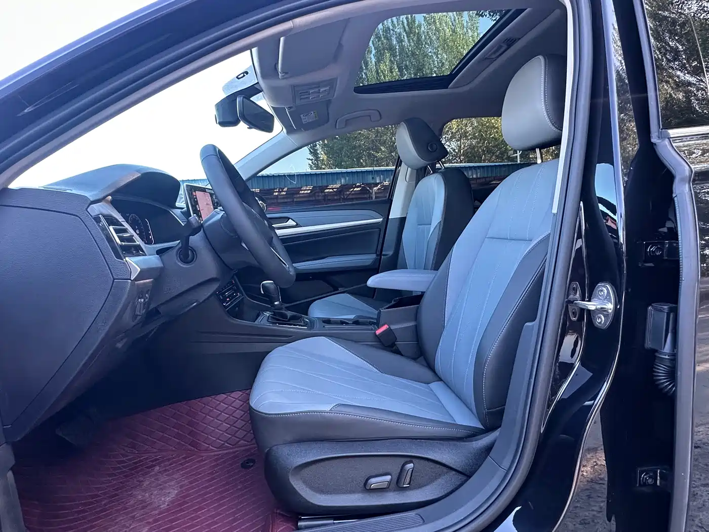 Volkswagen Lavida 2023 Facelift 1.5L Auto Starlight 5 Million Edition фото 14