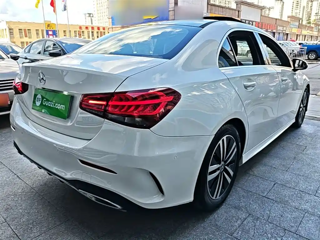 Mercedes-Benz A-Class 2019 A 180 L Sport Sedan фото 7