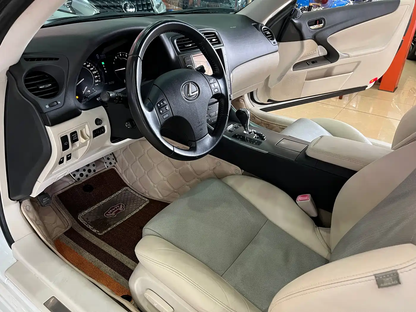 Lexus IS 2010 2009 300C