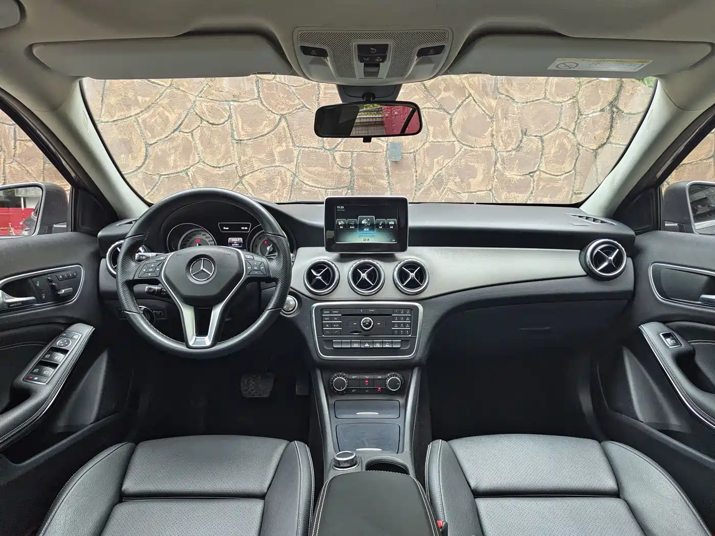 Mercedes-Benz GLA 2016 GLA 200 Dynamic фото 11
