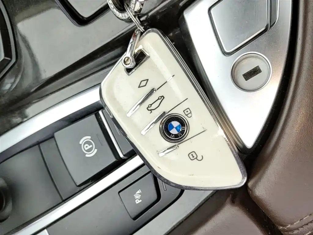 BMW 5 Series 2017 525Li Luxury Design Package фото 9