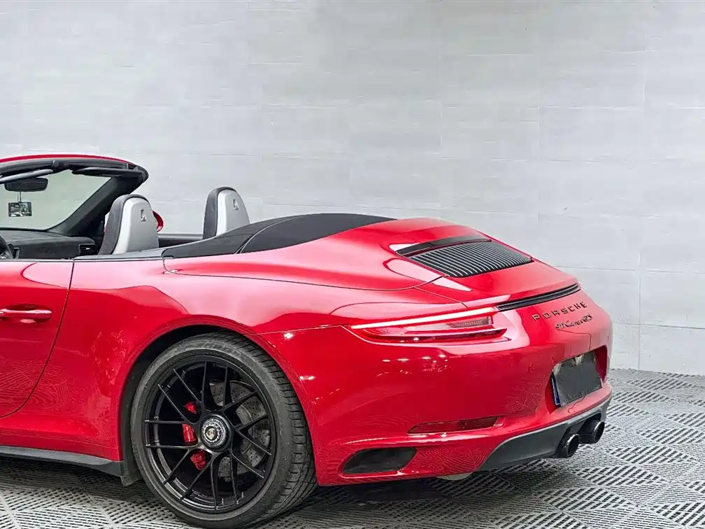 Porsche 911 2017 Carrera 4 Cabriolet GTS 3.0T фото 8