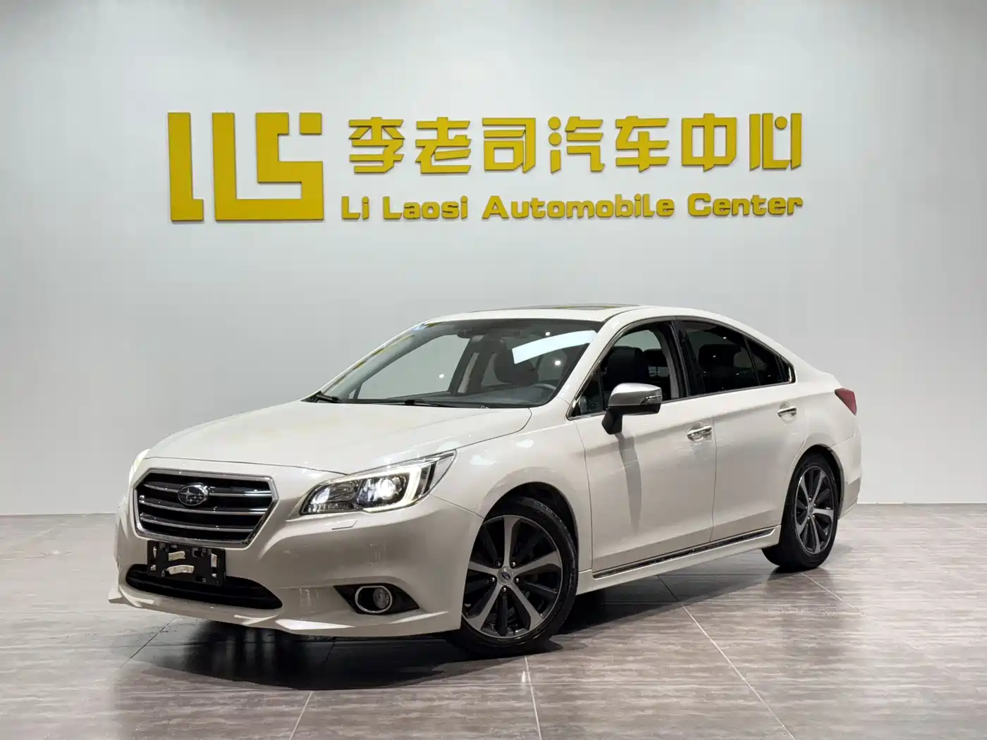 Subaru Legacy 2017 2.5i AWD Glory Edition фото 2