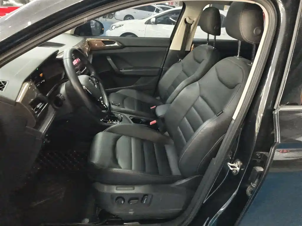 Volkswagen Tharu 2022 280TSI FWD Luxury Edition фото 11