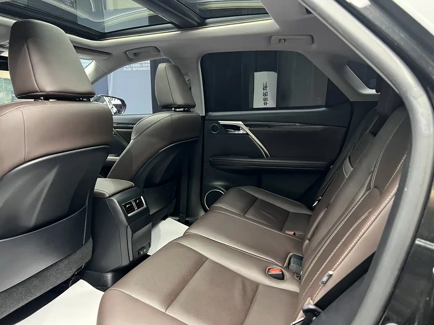 Lexus RX 2021 300 AWD Special Edition фото 6