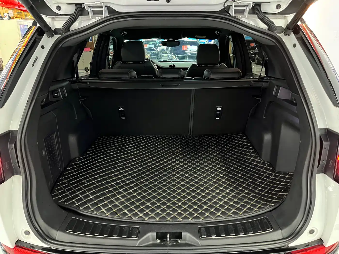Land Rover Discovery Sport 2020 249PS R-Dynamic Performance фото 9