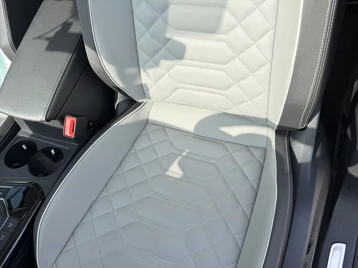 Volkswagen Tayron 2023 280TSI 2WD Luxury Plus Advanced Edition фото 18