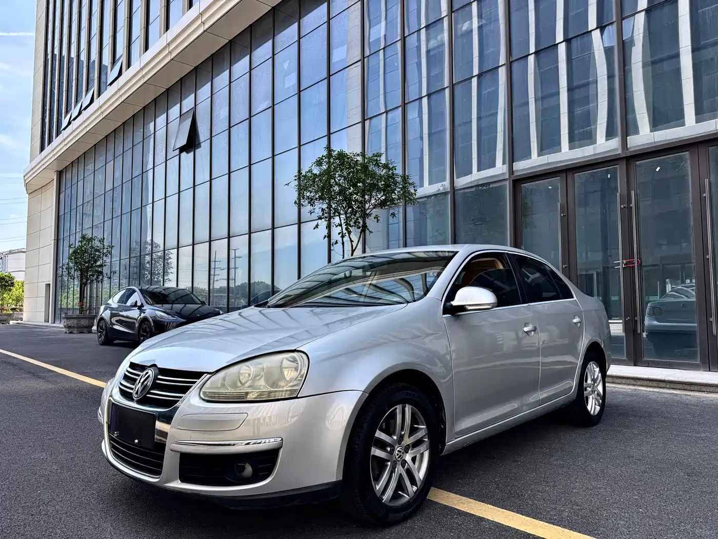 Volkswagen Sagitar 2009 2.0L Automatic Leather Edition