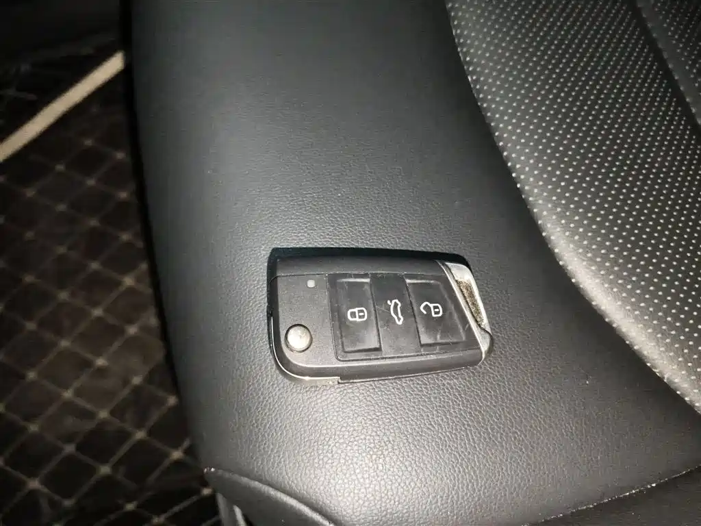 Volkswagen Tharu 2022 280TSI FWD Luxury Edition фото 17