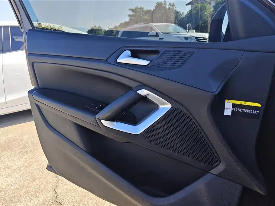 Peugeot 408 2015 Model 1.2T Automatic Luxury Edition фото 7