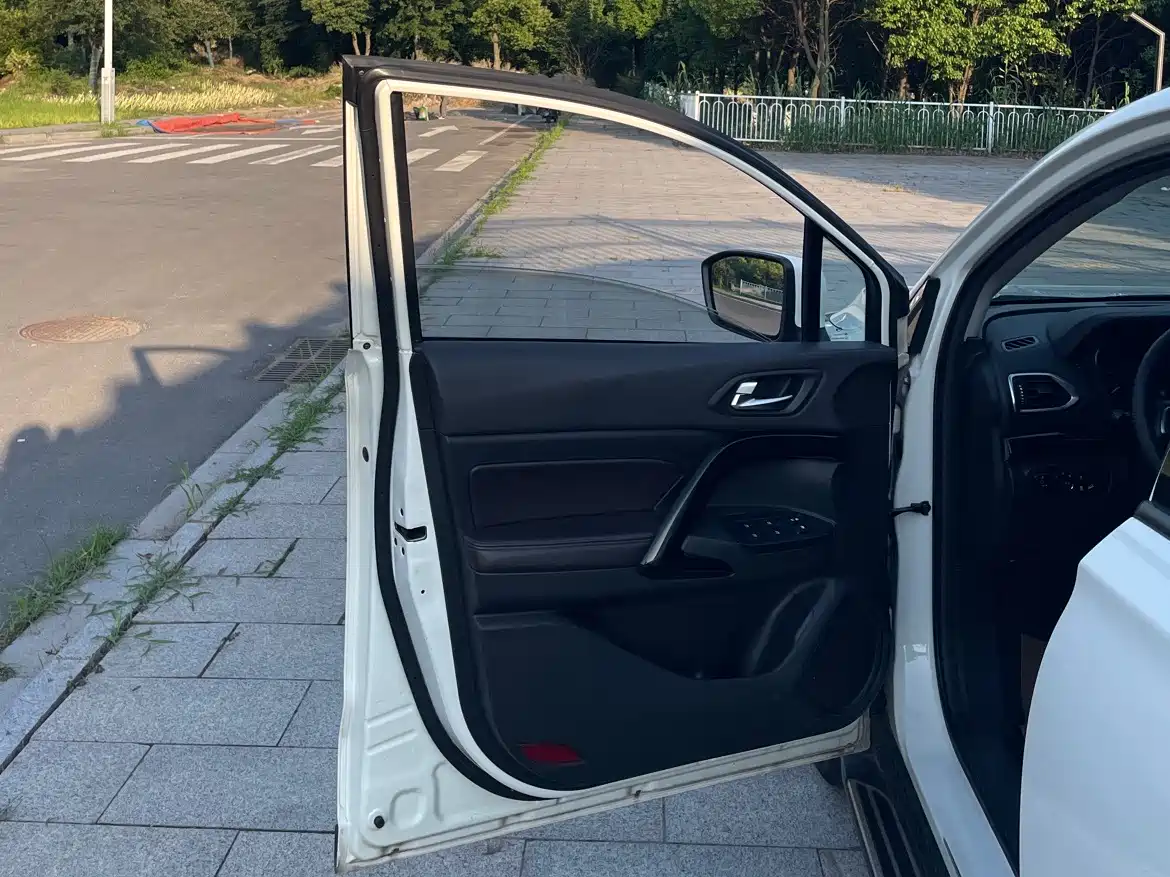 GAC Trumpchi Trumpchi GS4 2019 270T Automatic 2WD Elite Edition фото 8