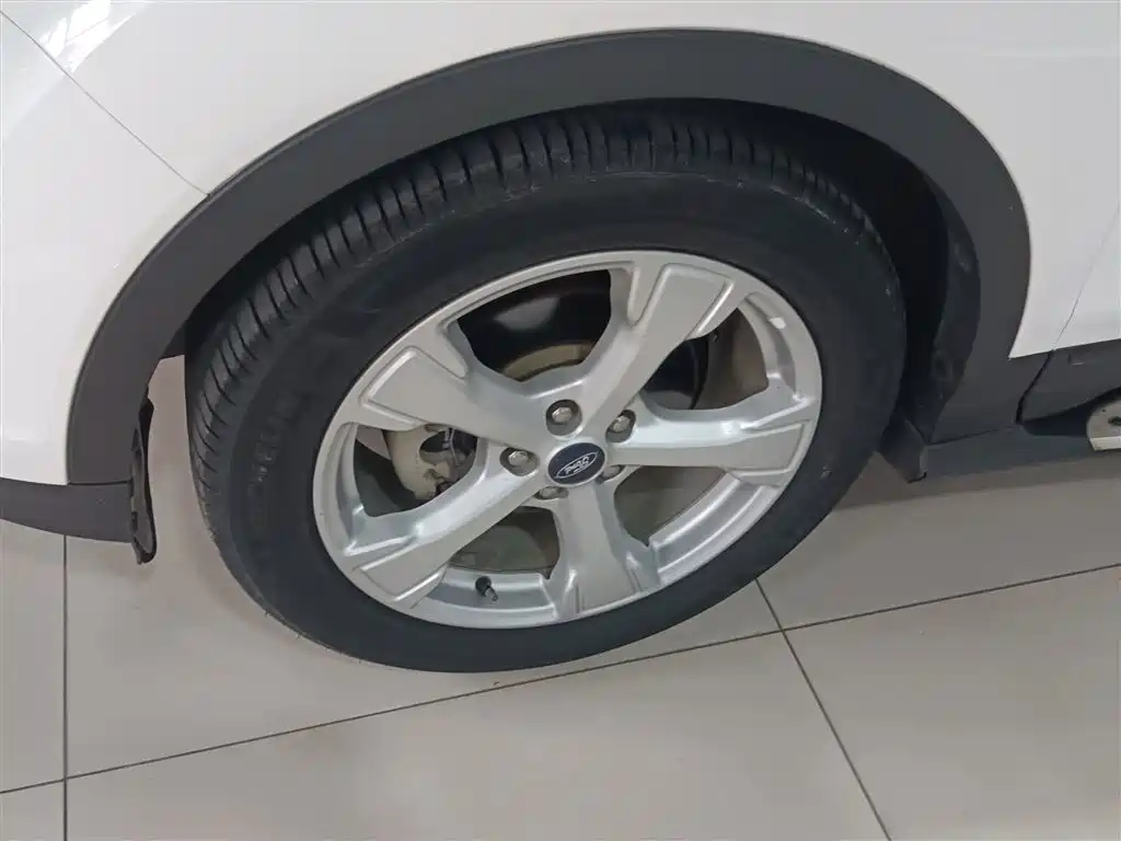 Фото 23 - Ford Kuga