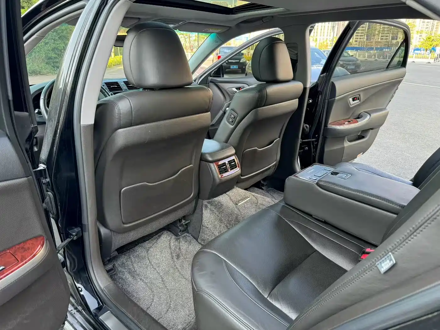 Toyota Crown 2012 2.5L Royal Leather Edition фото 7