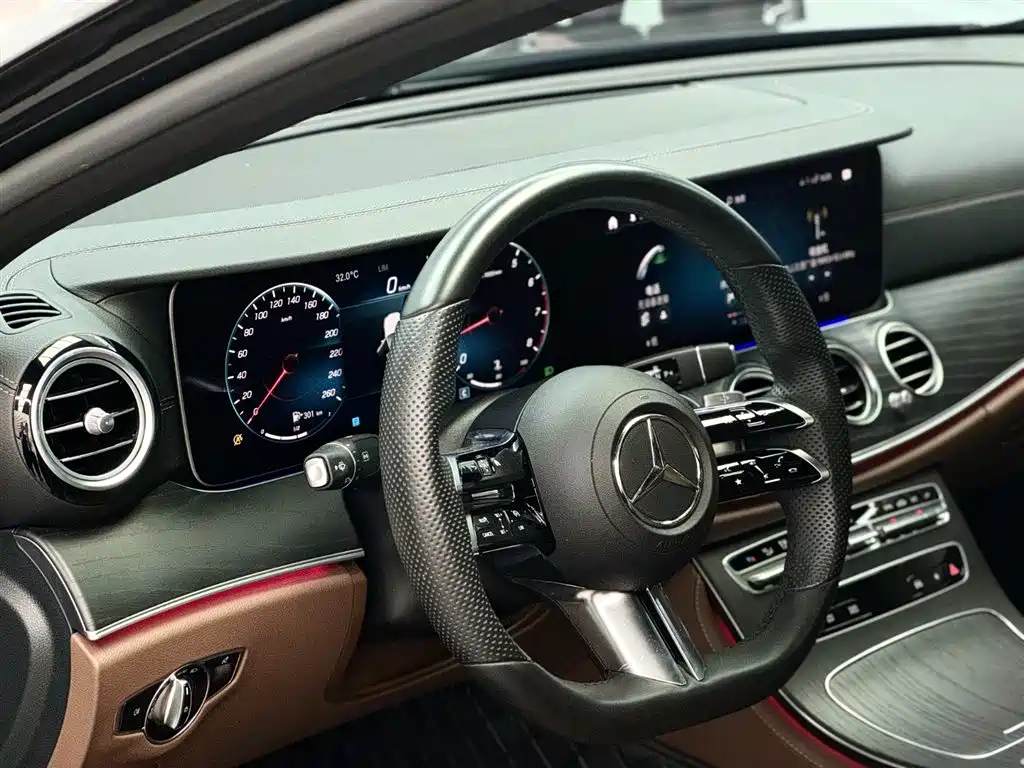 Mercedes-Benz E-Class 2022 Model Facelift II E 260 L Sport фото 7