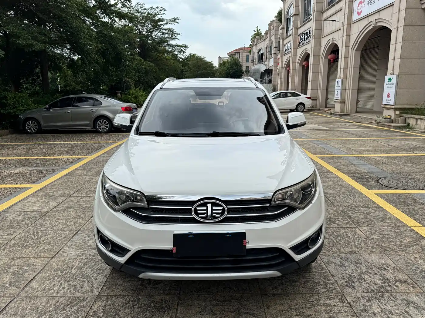 FAW Senya R7 2017 2016 Model 1.6L Automatic Premium