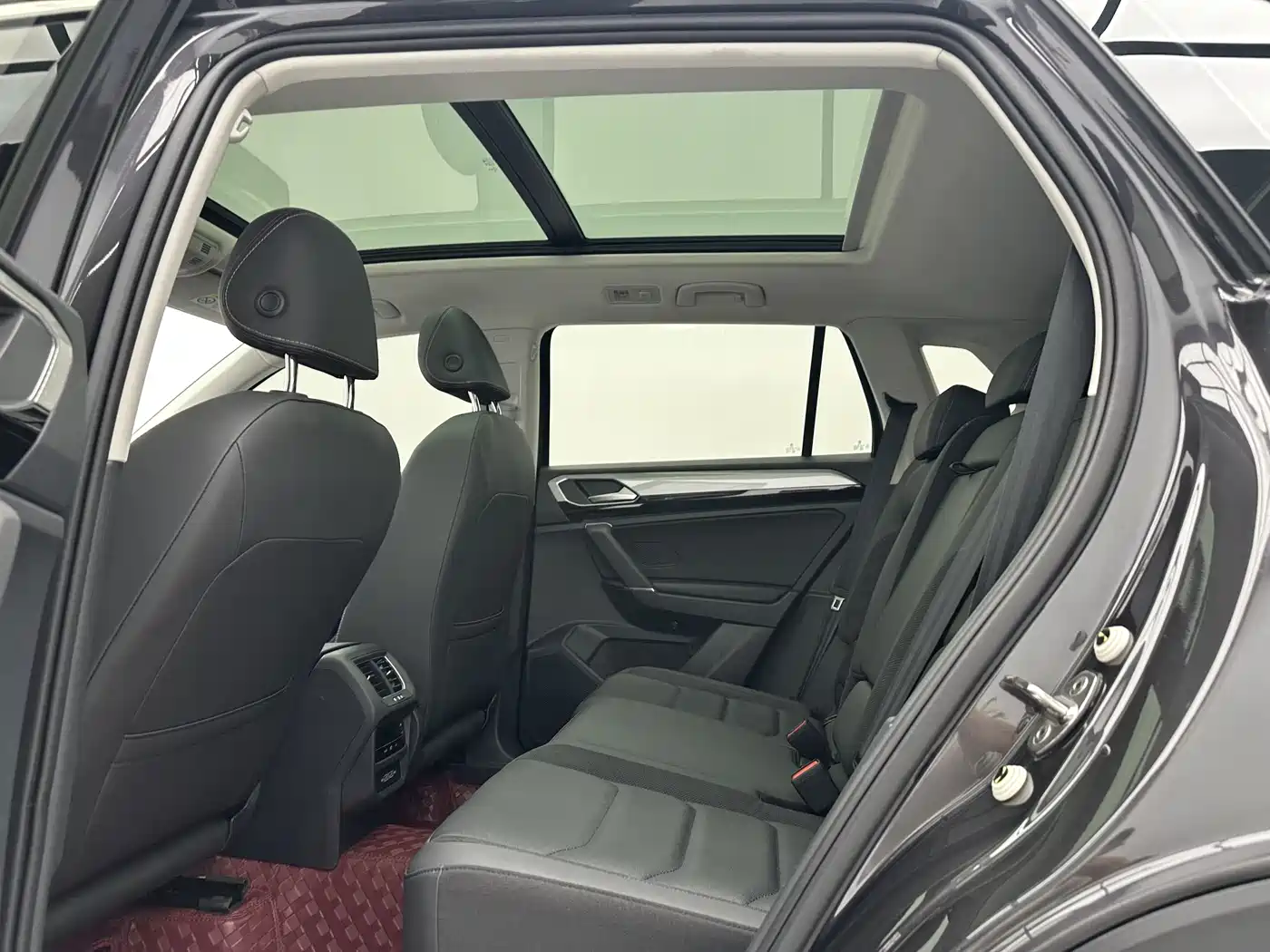 Volkswagen Tayron 2022 280TSI 2WD Luxury Smart Connect Edition фото 6