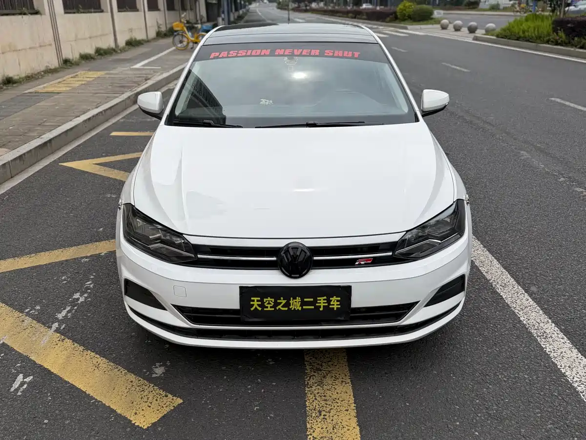 Volkswagen Polo 2019 Plus 1.5L Automatic Panorama Enjoyment Edition фото 7