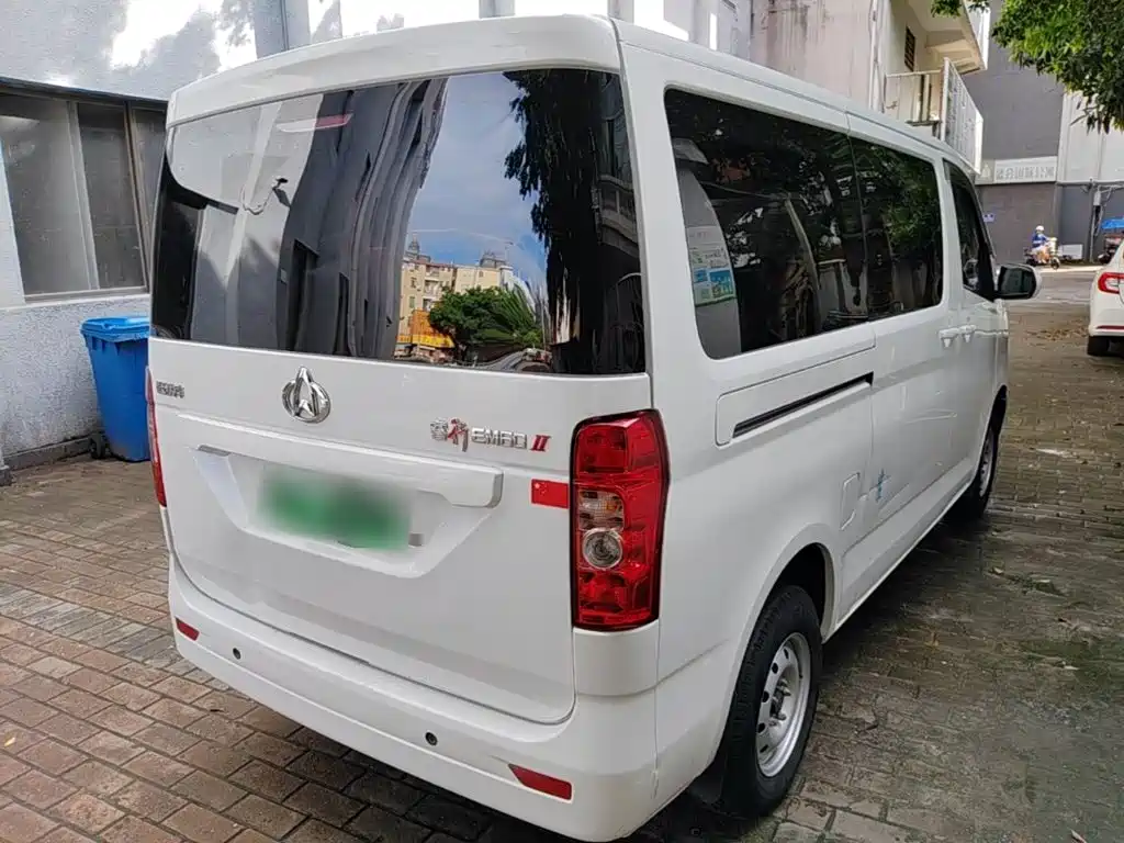 Changan Kaicheng Changan Ruixing EM60 2025 2025 Passenger Version Comfort 6-Seater 300km with Lift-up Tailgate