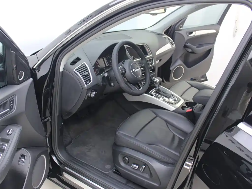 Audi Q5 (Import) 2013 45 TFSI quattro Sport фото 6