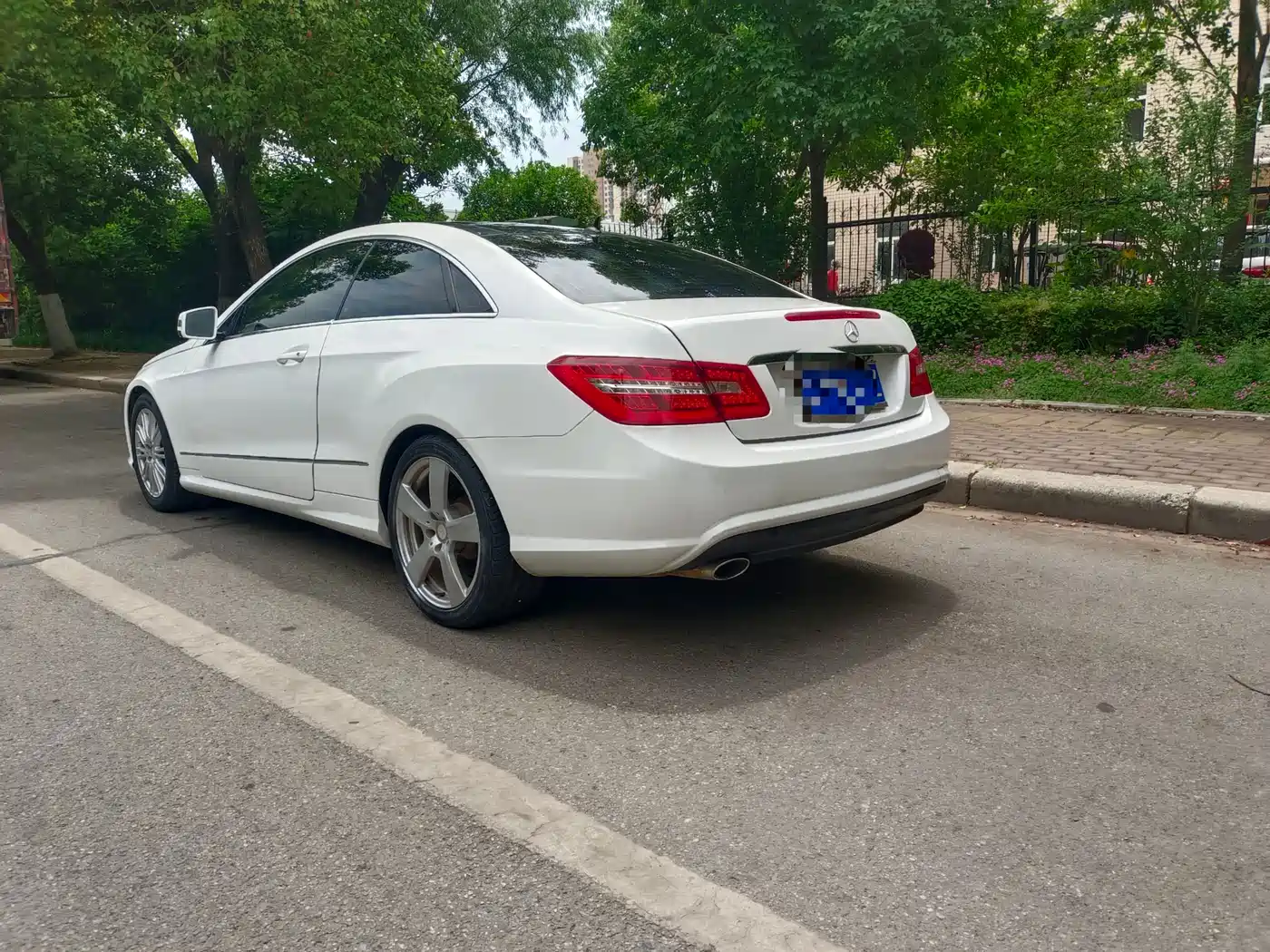 Mercedes-Benz E-Class (Import) 2012 E 200 CGI Coupe фото 9