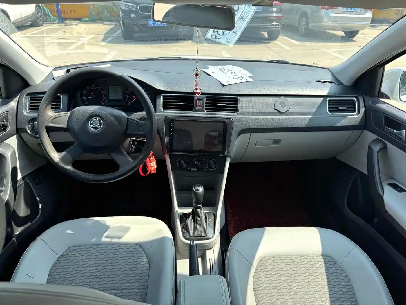 Škoda Rapid 2013 1.6L Automatic Preferred фото 8