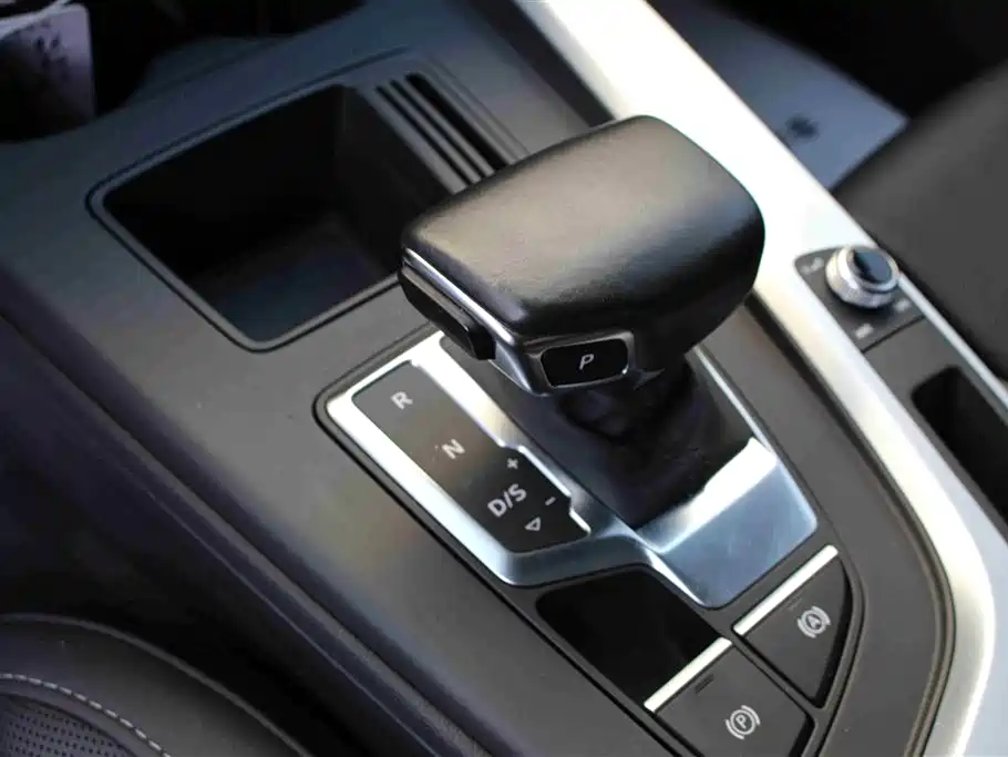 Audi A4L 2020 40 TFSI Luxury Dynamic фото 8