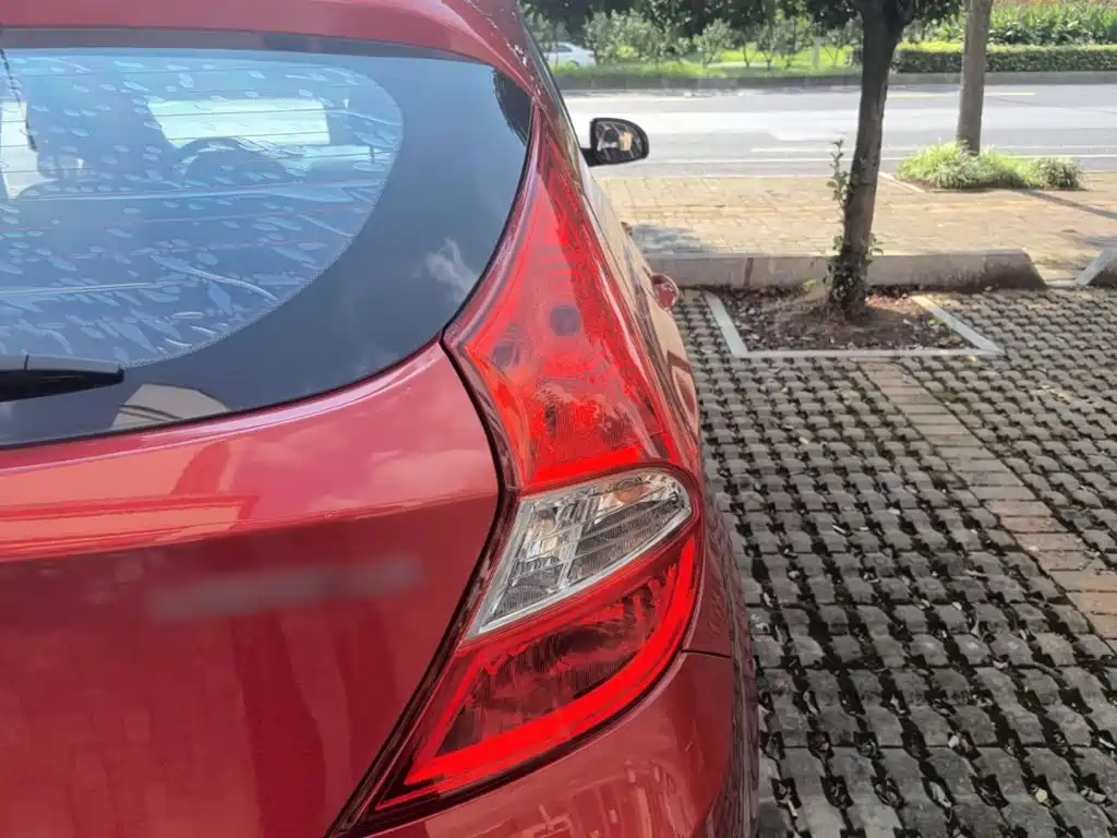 Hyundai Reina 2014 2014 Model 1.4L Automatic GLX