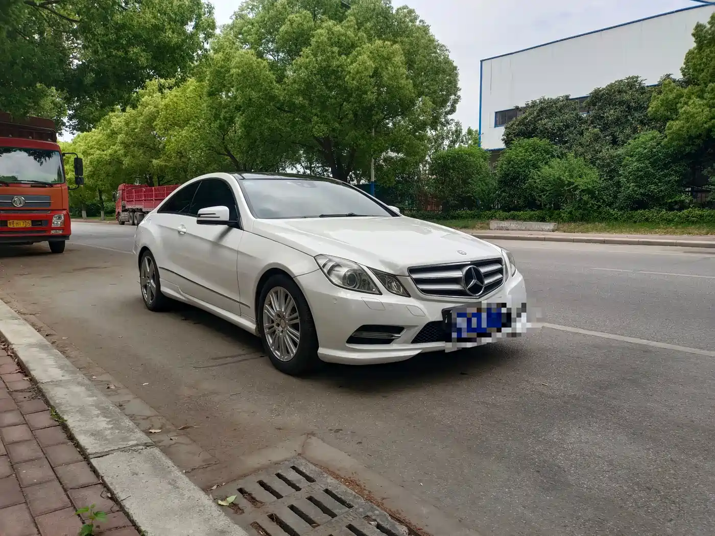 Mercedes-Benz E-Class (Import) 2012 E 200 CGI Coupe фото 2