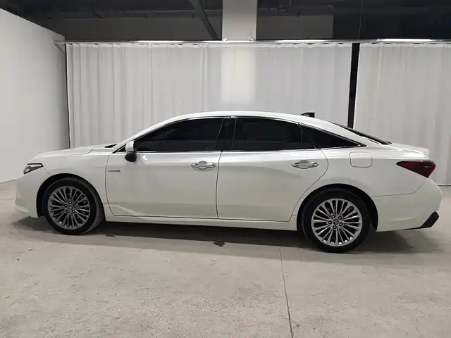 Toyota Avalon 2019 Hybrid 2.5L XLE Premium Edition China V фото 5