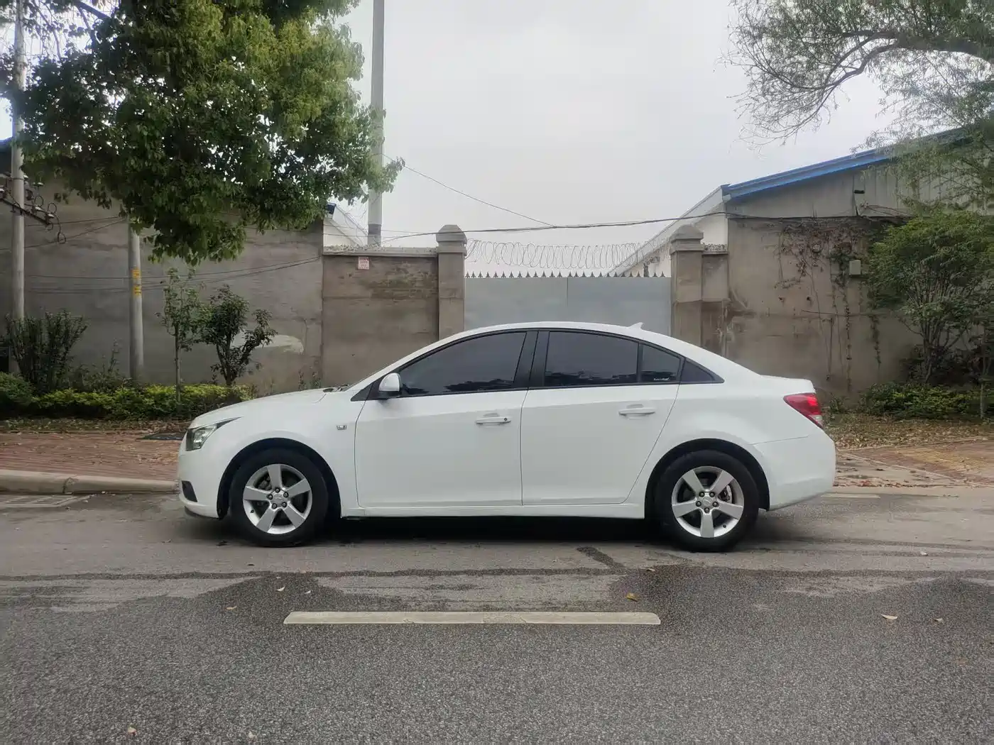 Chevrolet Cruze 2013 Model 1.8L SE AT фото 7