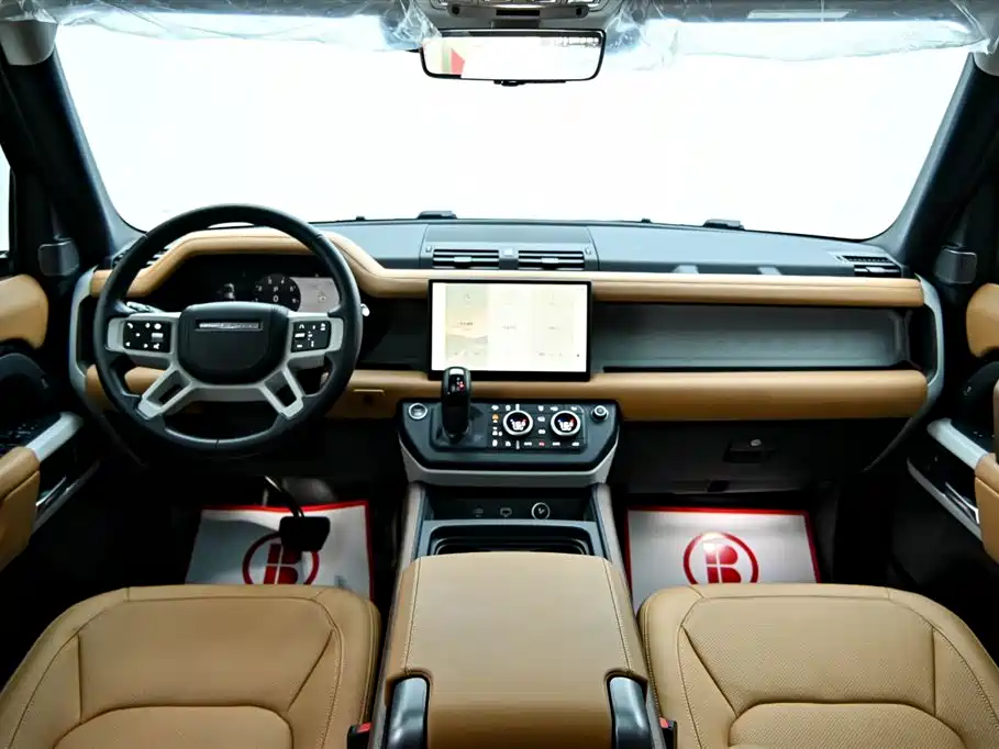 Land Rover Defender 2024 110 3.0T P400 Dark Special Edition фото 14