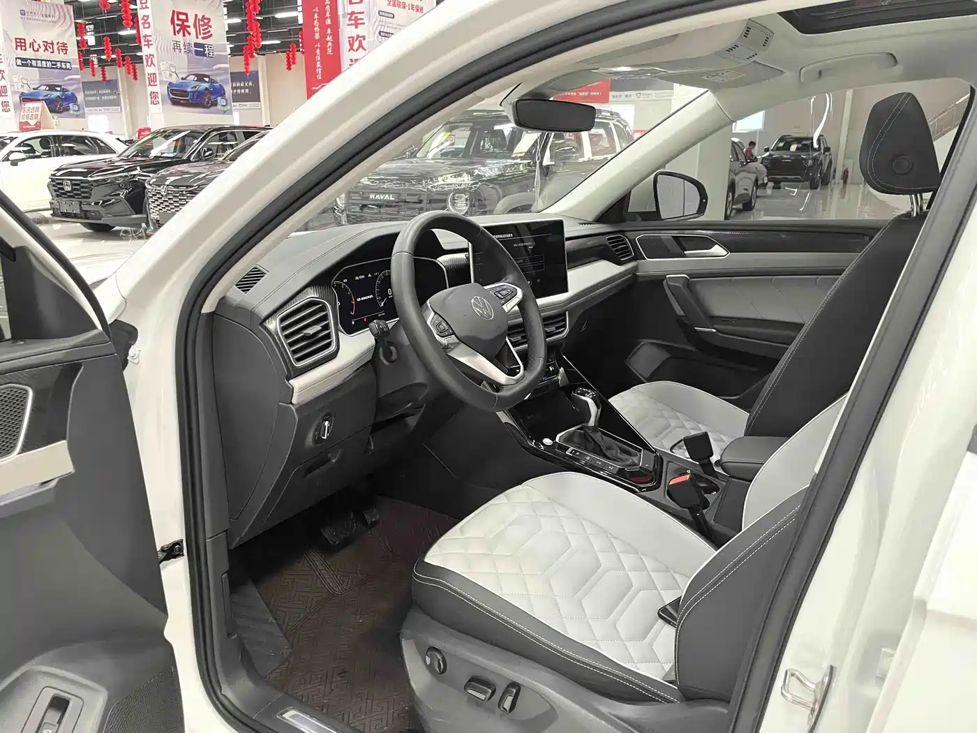Volkswagen Tayron 2023 280TSI 2WD Luxury Plus Advanced Edition фото 7