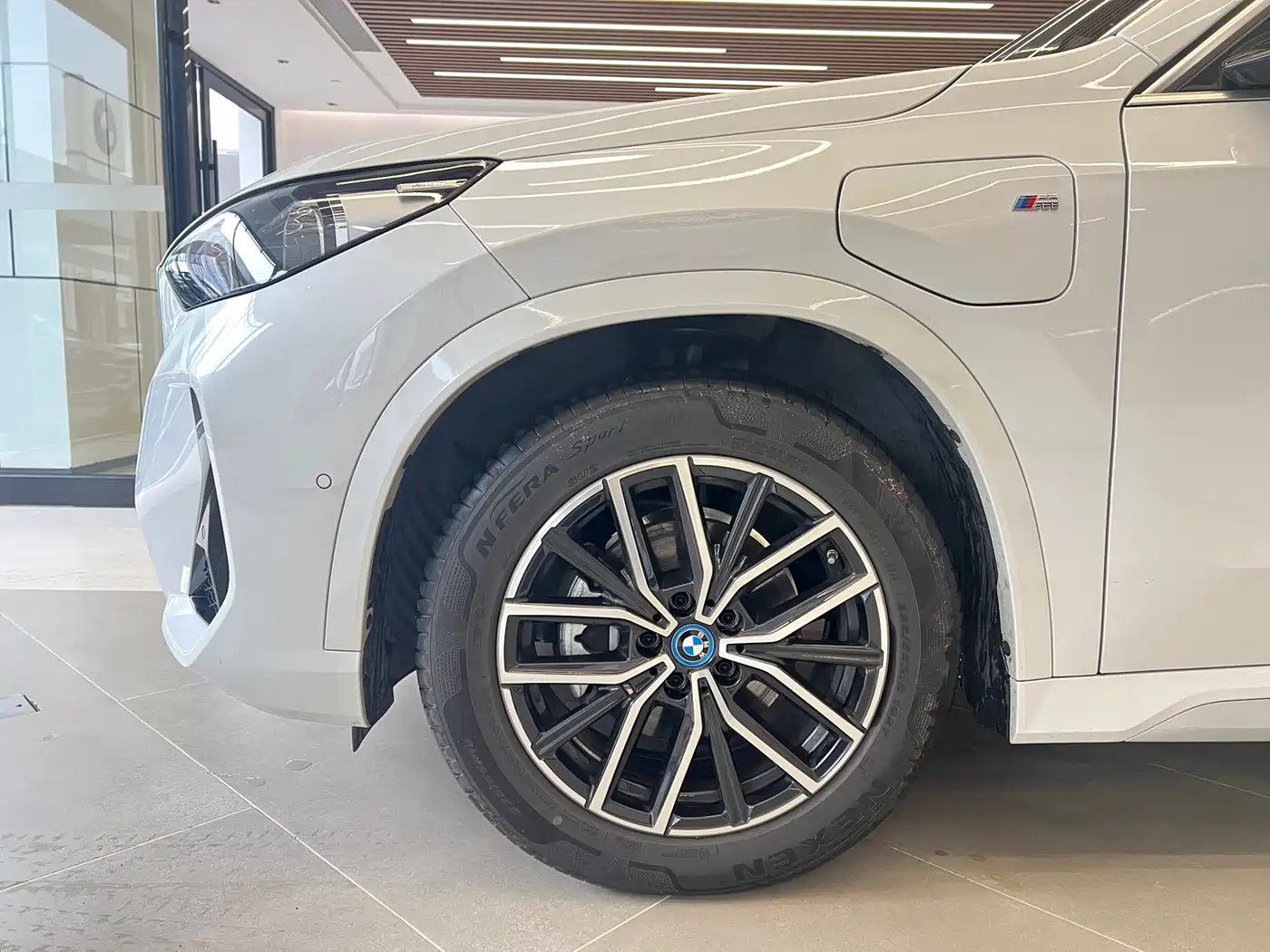 BMW iX1 2025 eDrive25L M Sport Package фото 4