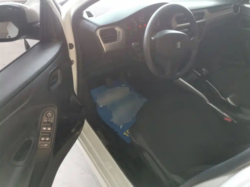 Peugeot 301 2018 1.6L Manual Comfort Edition фото 12