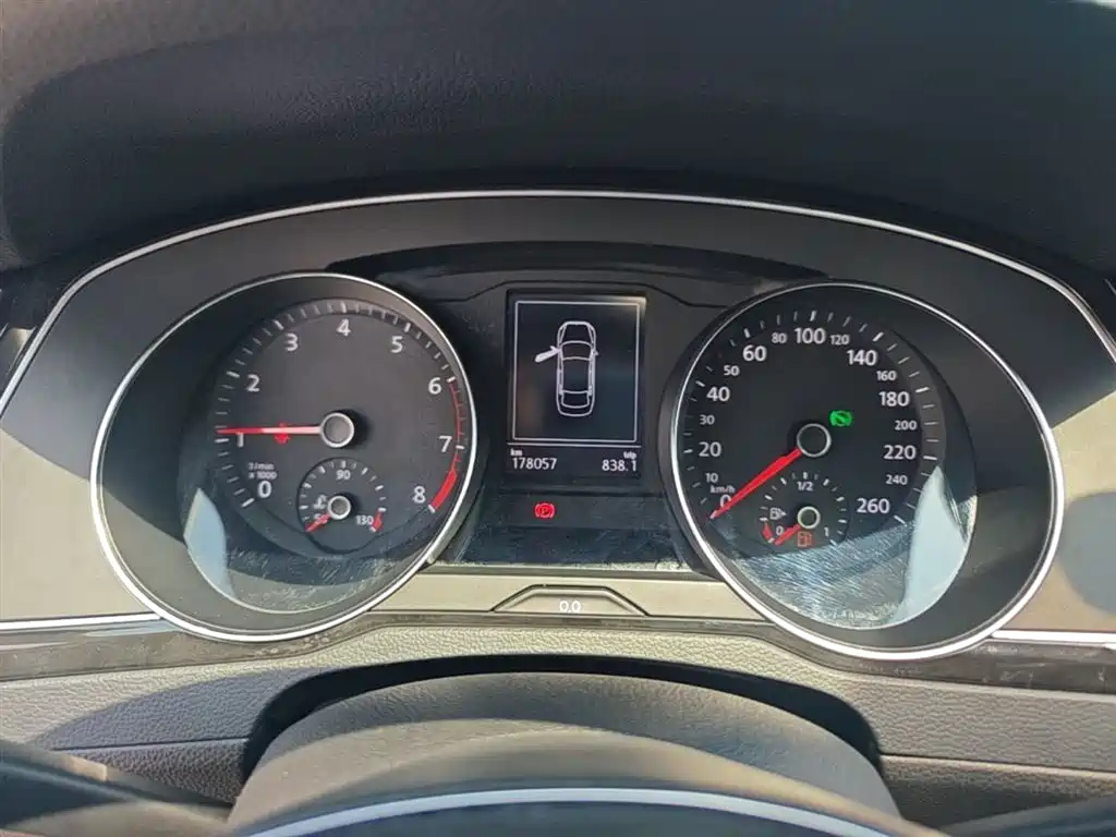 Volkswagen Magotan 2018 330TSI DSG Leading фото 12