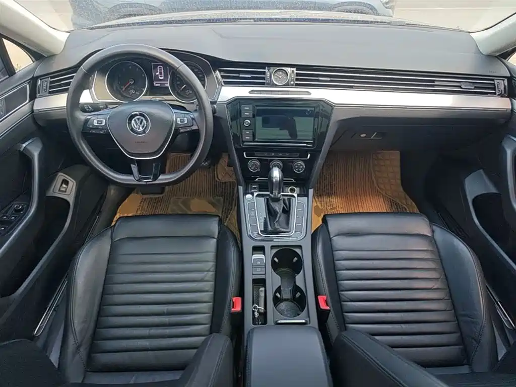 Volkswagen Magotan 2018 330TSI DSG Leading фото 10